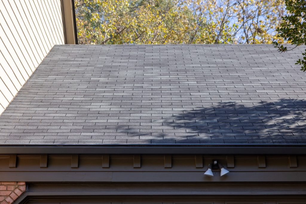 Olive Branch exterior remodeling services with painting, siding replacement and roof installation