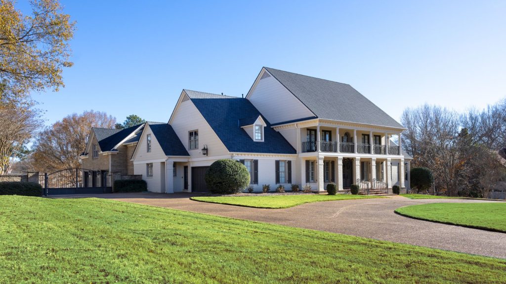 Roof kept in tip top shape.