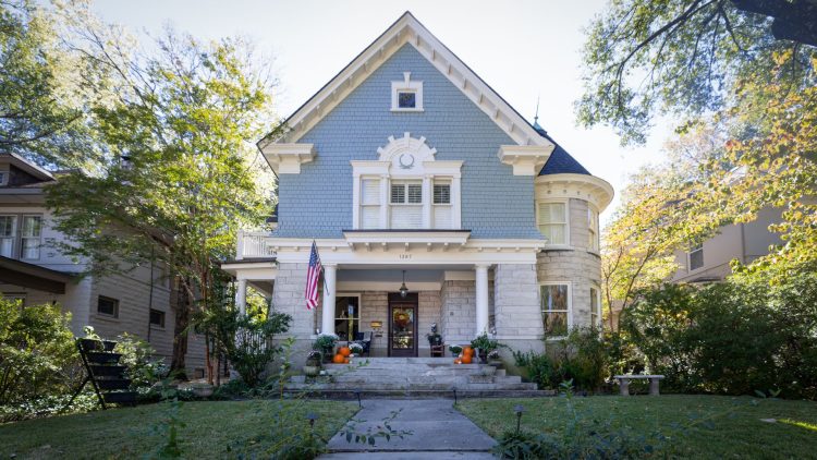 Customized primed James Hardie siding installed on a home by Bluff City Exteriors.